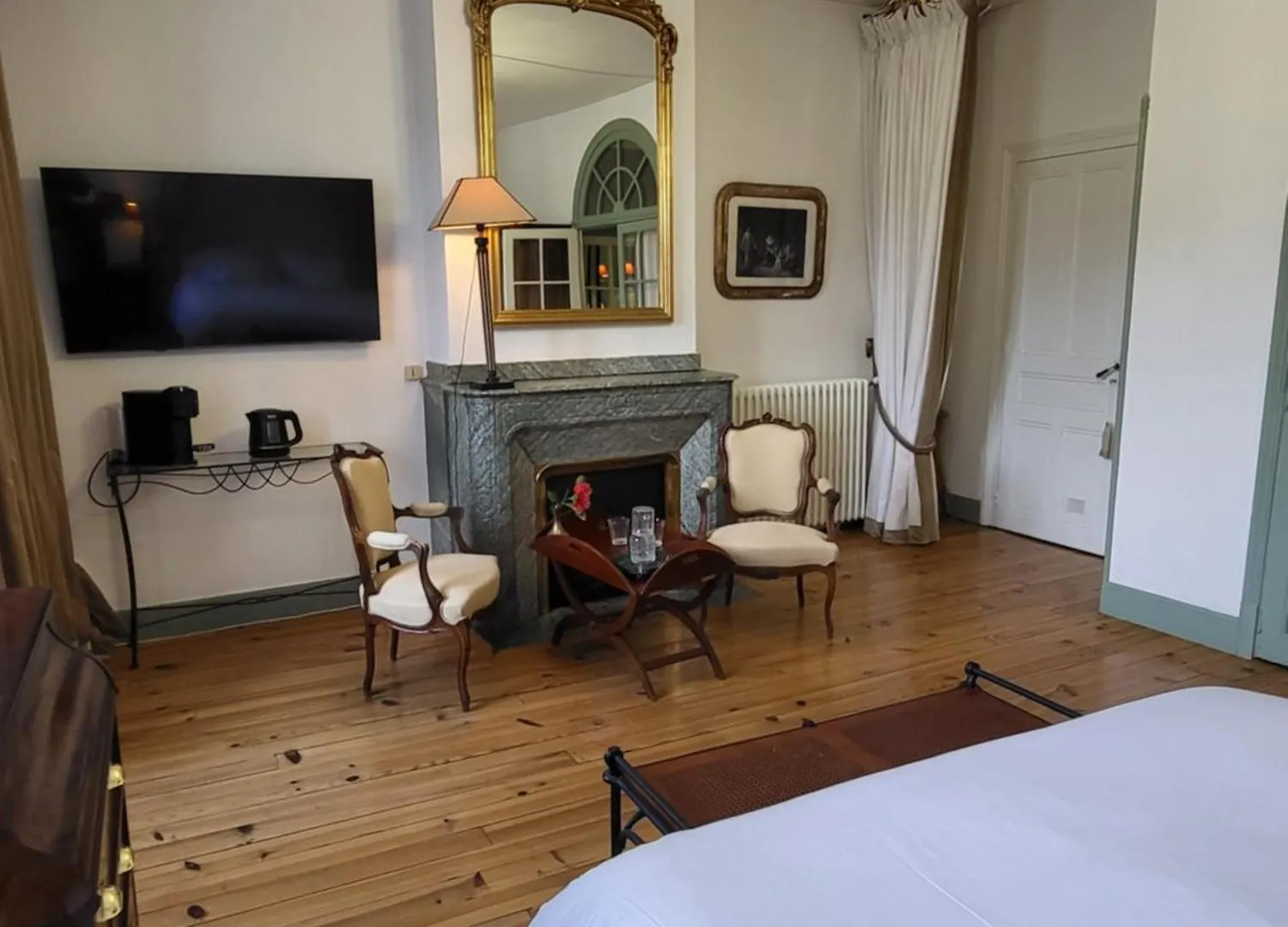 Maison D'Hotes L'Intemporelle Bagneres-de-Bigorre Bed & Breakfast