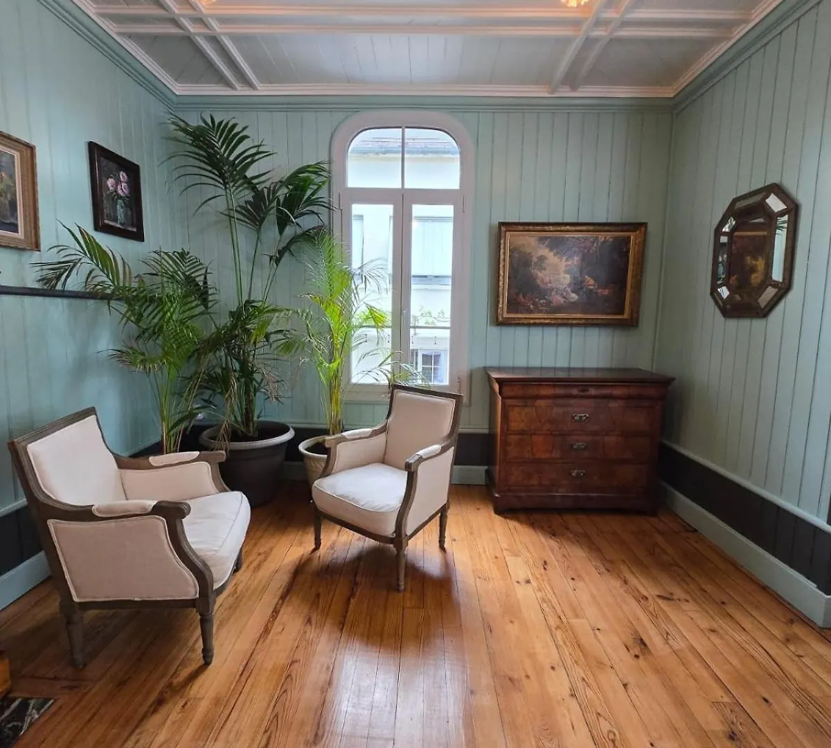 Maison D'Hotes L'Intemporelle Bagneres-de-Bigorre Bed & Breakfast